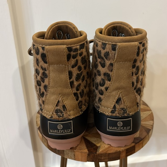 SOLD!!! Marleylilly Leopard Fur Duck Waterproof Rain & Snow Outdoor Boots - Picture 3 of 8